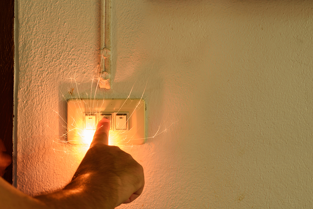 7 Signs That You Need To Call An Emergency Electrician | Wilmington, NC