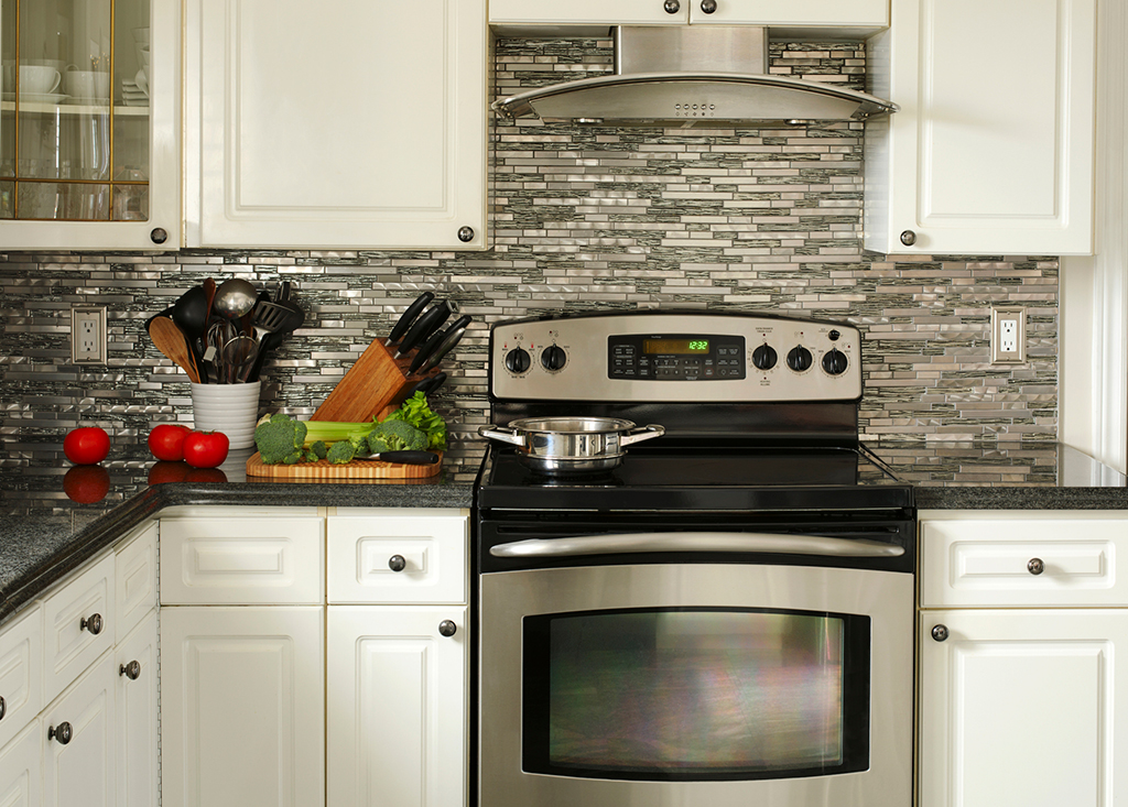 Emergency Electrician: Common Issues With Your Electric Oven That Require Immediate Attention | Wilmington, NC