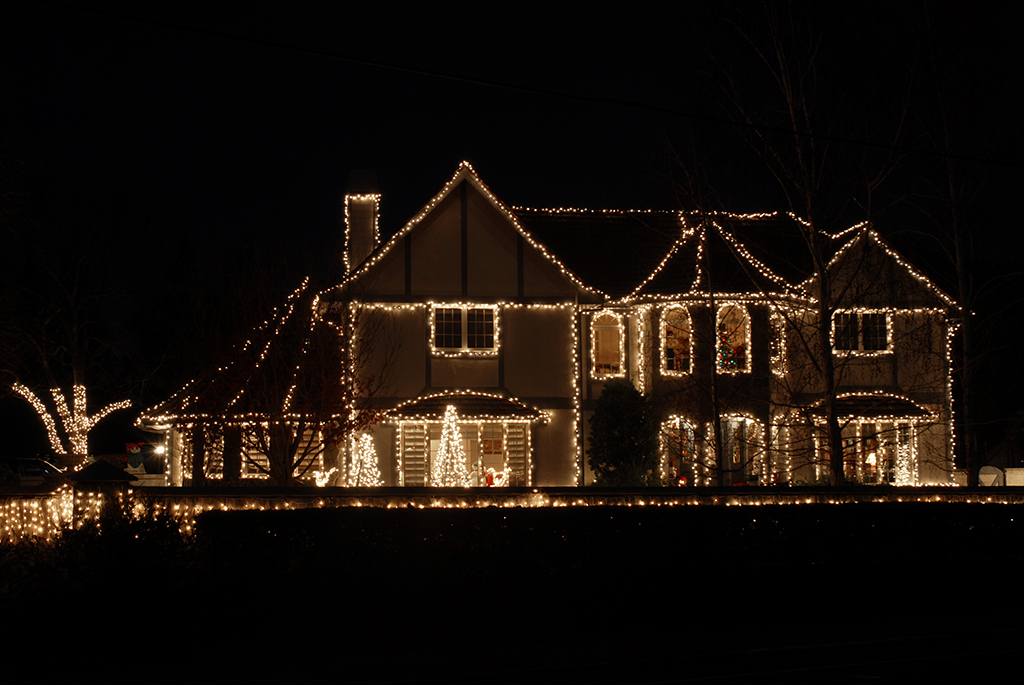 10 Holiday Lighting Safety Tips From Your Electrician | Wilmington, NC