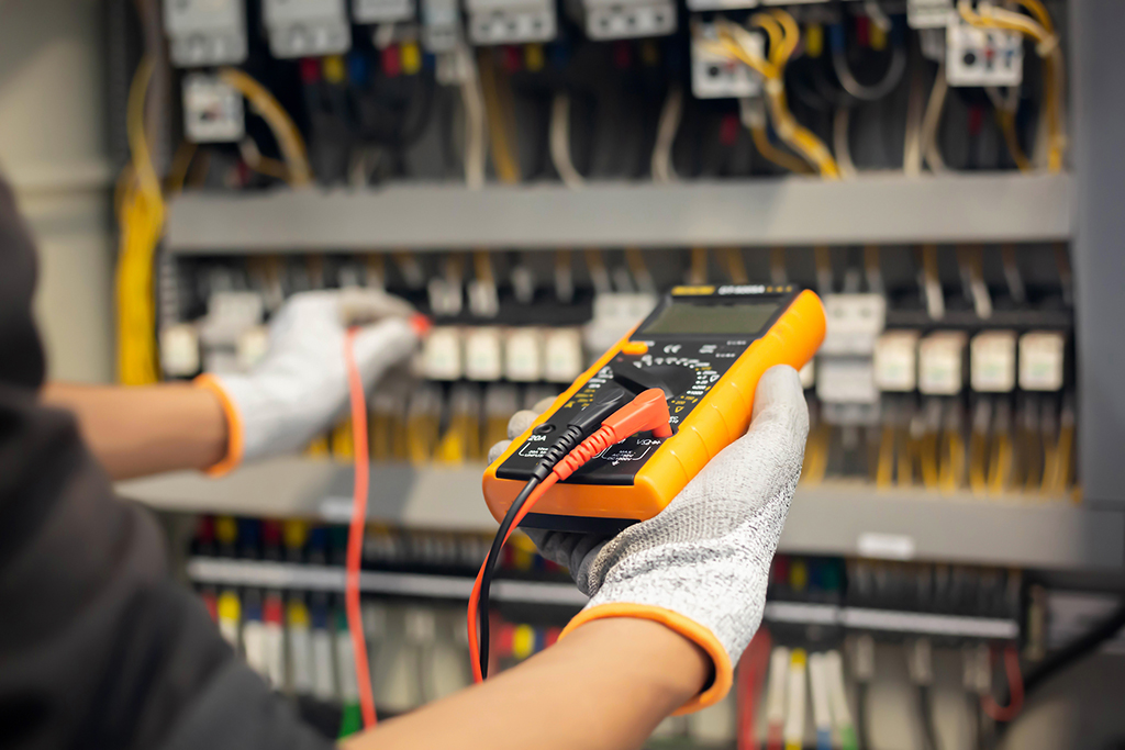 Workplace Emergencies That Require The Services Of An Emergency Electrician | Wilmington, NC